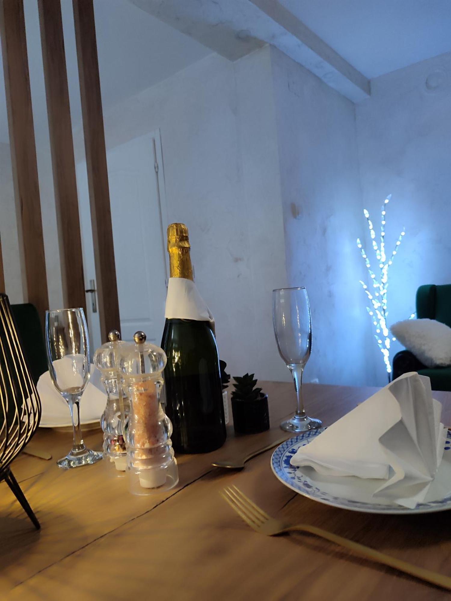 Studio Apartman Free Parking Rubikon Belgrade Room photo